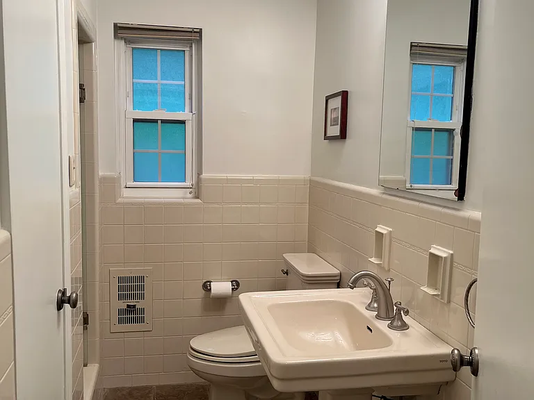 162 Mayfair Dr — Photo 35