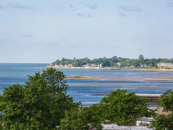 Soundview Apartments