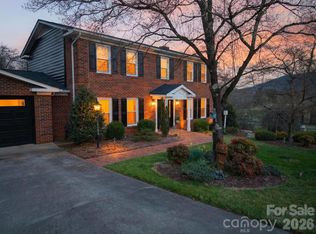 885 Beverly Cir NE, Lenoir, NC 28645