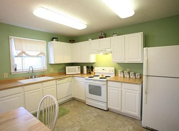 4th image of 10798 Woods Dr