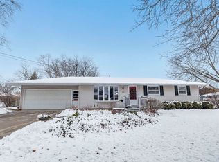 2090 Orrie Ln, Green Bay, WI 54304