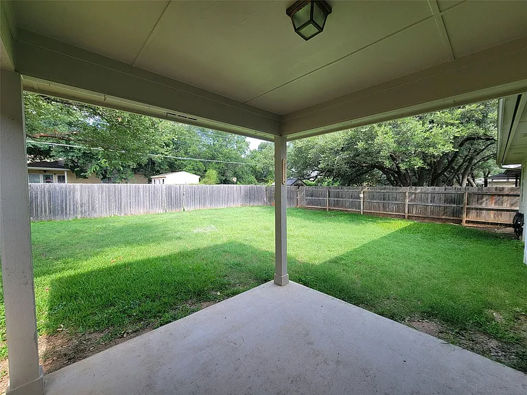 3307 Saint Genevieve Dr — Photo 20