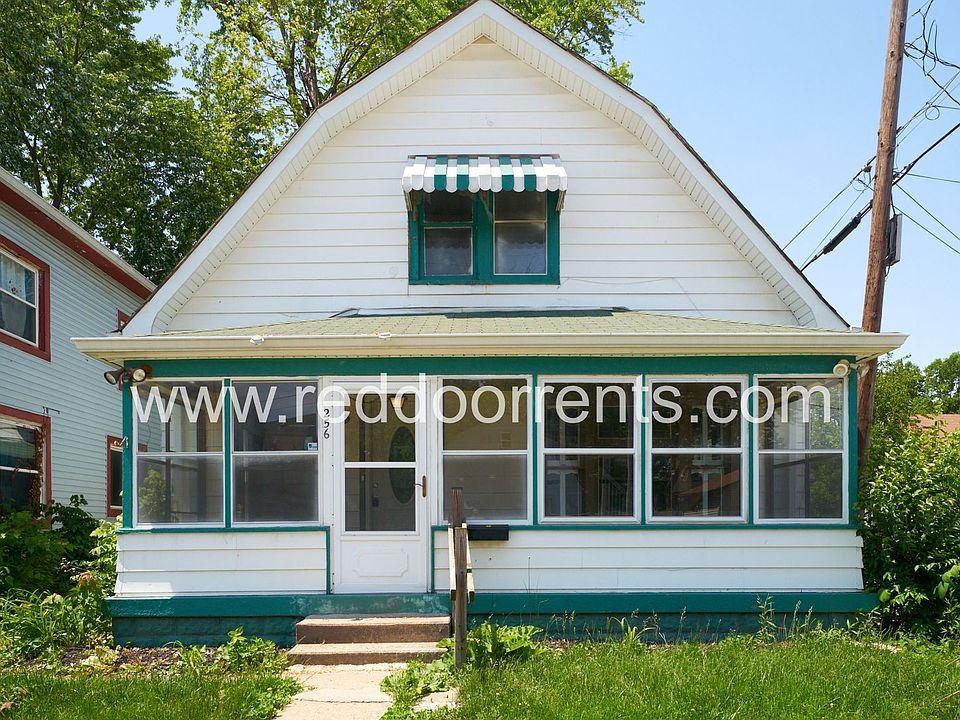 1st image of 256 Koehne St