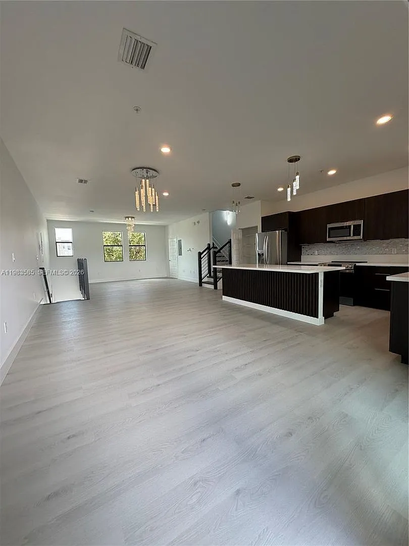 10479 NW 82nd Street 10, Doral, FL 33178 — Photo 2
