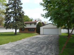 4N327 7th Ave, Addison, IL 60101