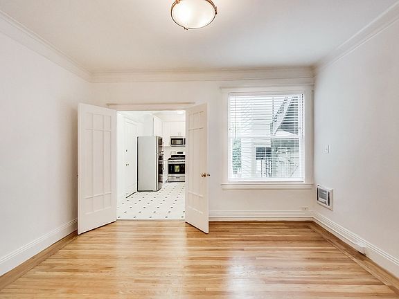 5th image of 1610 Lombard St APT 204