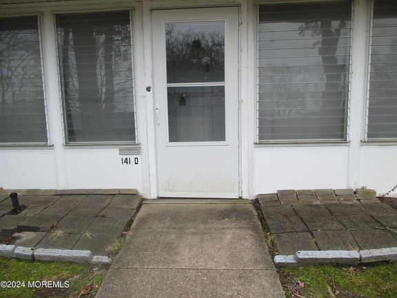 3rd image of 141D Farrington Court