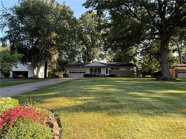 1246 High View Dr, Wadsworth, OH 44281