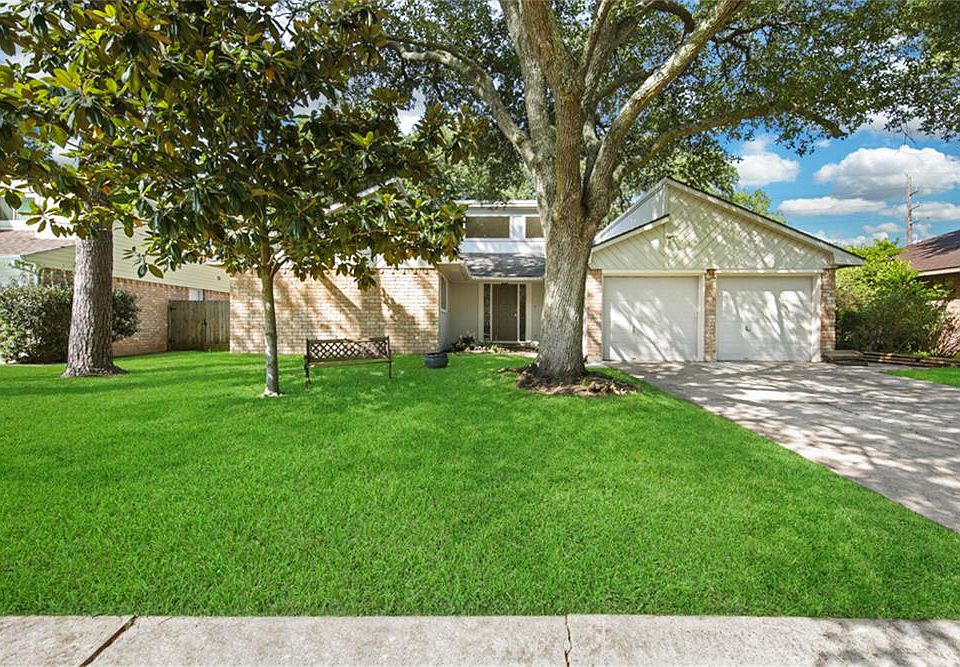 1st image of 4811 Blueberry Hill Dr