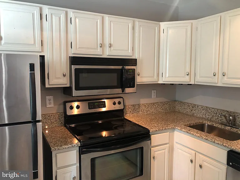 2001 16th St NW #204 — Photo 8