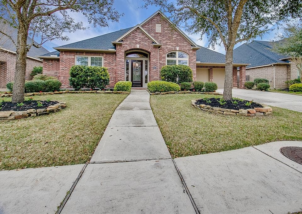 1st image of 28622 Ravens Prairie Dr