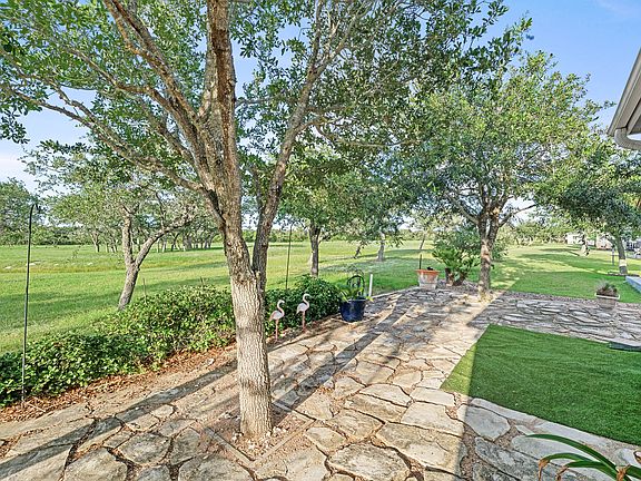 4th image of 25 Augusta Cir