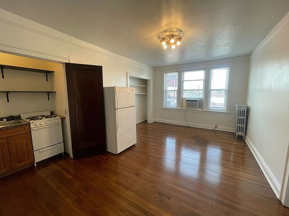 1st image of 3651 S Grand Blvd #206