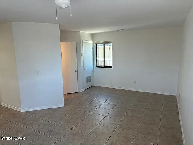 Building Photo - 4114 Holiday Dr #7