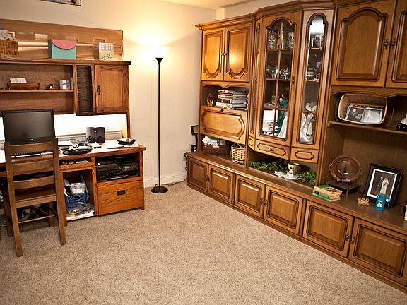 4th image of 850 Winnipeg Ct