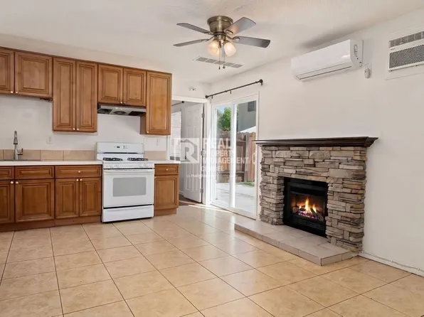 3009 Canyon Crest Dr APT B, Riverside, CA 92507