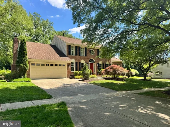 5613 Sugarbush Ln, Rockville, MD 20852