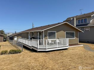 521 W 9th St, Port Angeles, WA