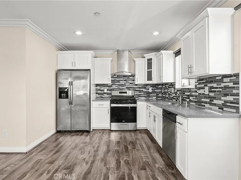 4816 Saturn St — Photo 2