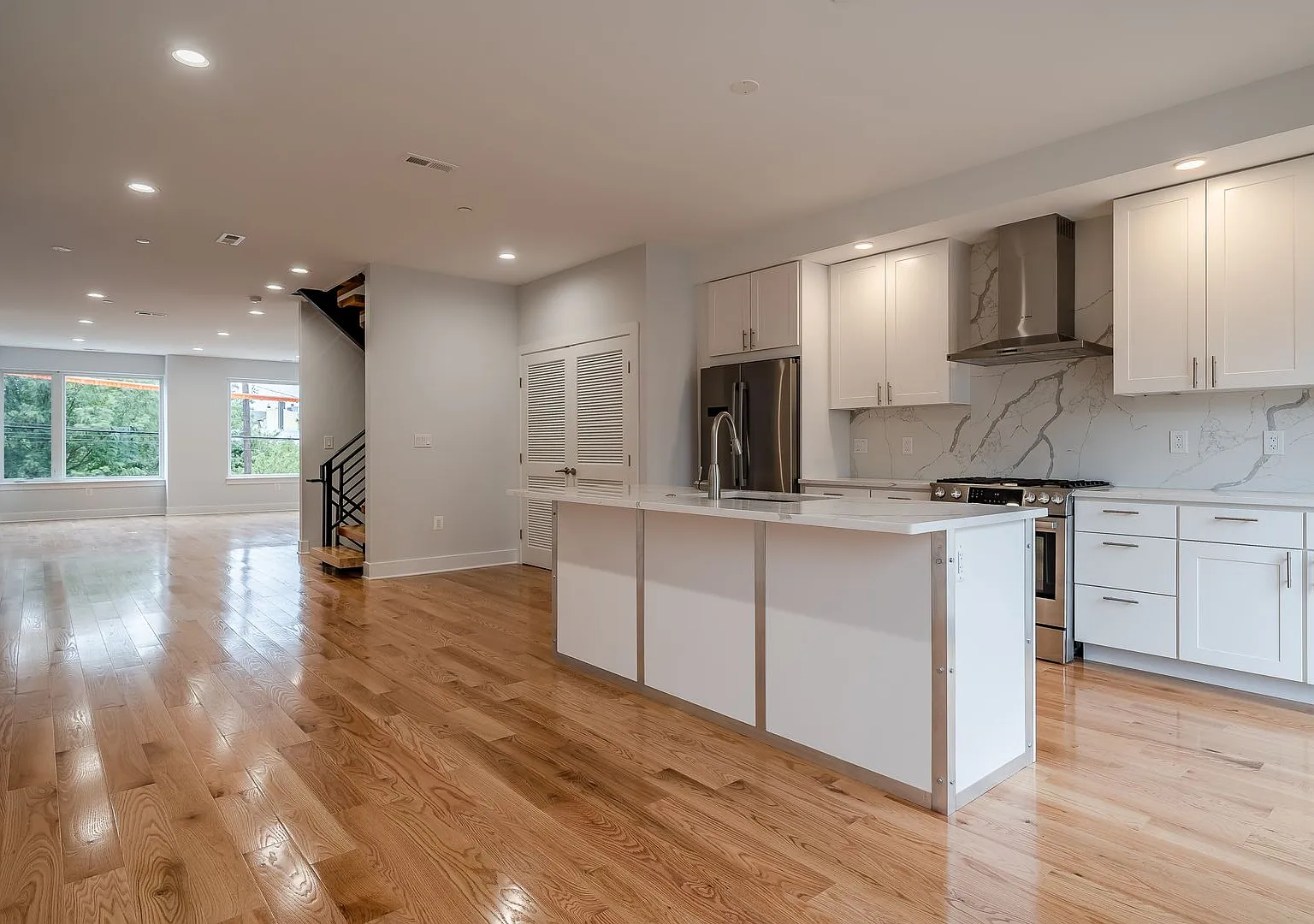 237 Tasker St — Photo 3