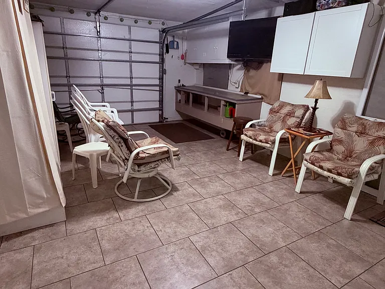 4923 Genesis Ave — Photo 33