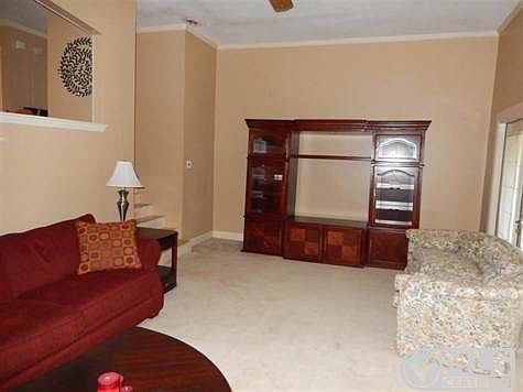 4th image of 2832 Par Ln #19