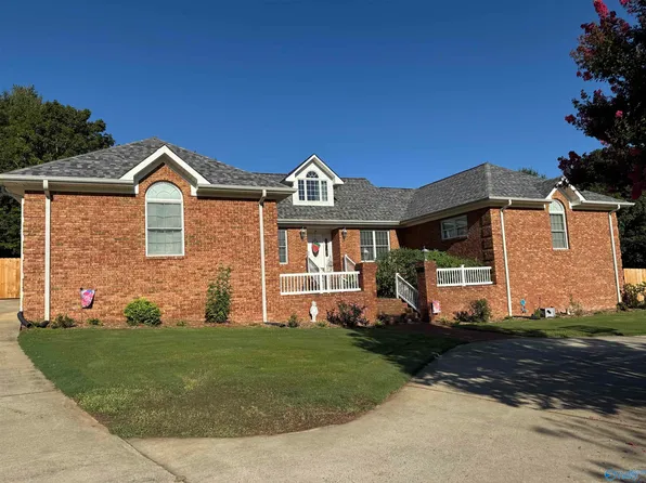 1302 Byron Rd, Scottsboro, AL 35769