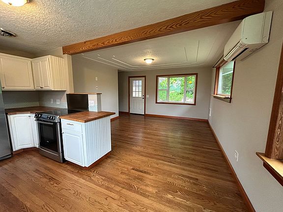 5th image of 251 Buland Dr