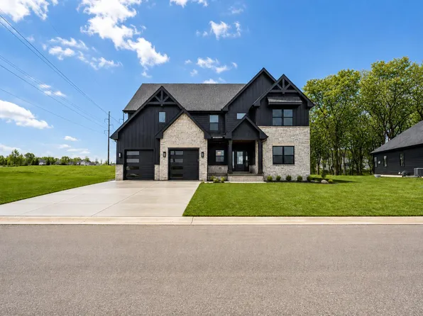 1759 Trailbrook Dr, Valparaiso, IN 46385