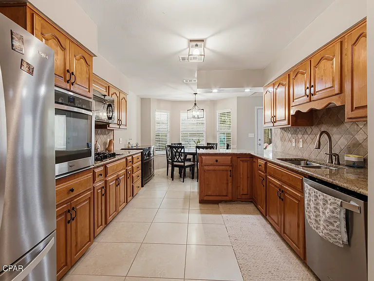 855 Mande Ct — Photo 16