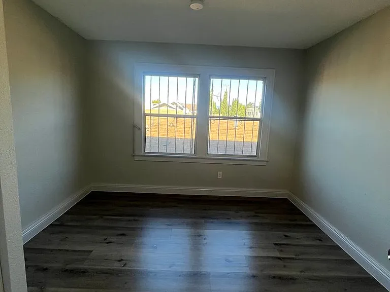 4277 S Kansas Ave — Photo 8