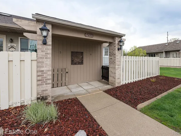 62310 Arlington Cir Unit 6, South Lyon, MI 48178
