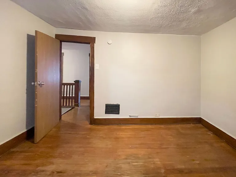 1405 W Jackson St — Photo 16