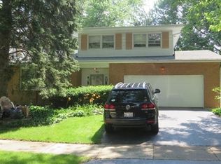 811 S Roosevelt Ave, Arlington Heights, IL 60005
