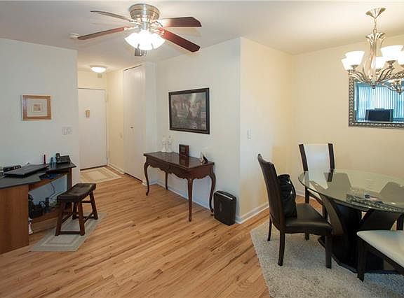 3rd image of 360 Westchester Ave APT 610
