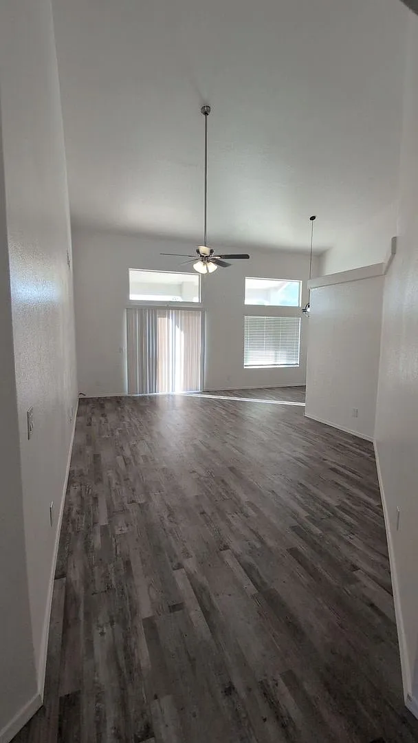Coming Soon Beautiful 4 Bedroom In Gated Val Vista Lakes! — Photo 2
