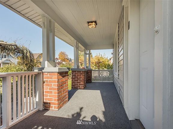 3rd image of 3821 E J St