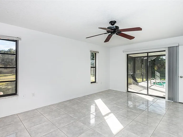 838 Jarvis St — Photo 35