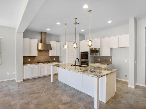 3rd image of 1064 W Rock Daisy Ln