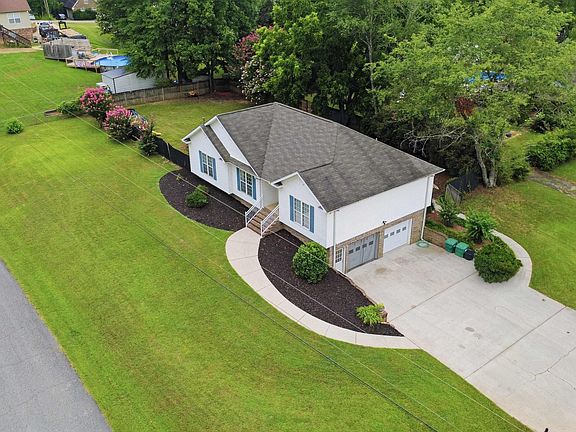 5th image of 21015 Tammie Dr