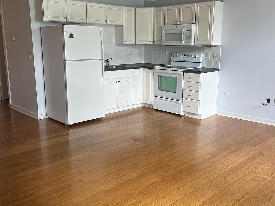 1st image of 940 Monroe Ave NW Unit 230