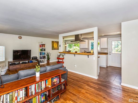 4th image of 2356 Sidney Ave