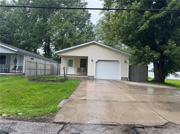 889 Bellvue Dr, Painesville, OH 44077