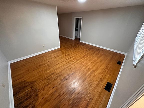2nd image of 3104 33rd St