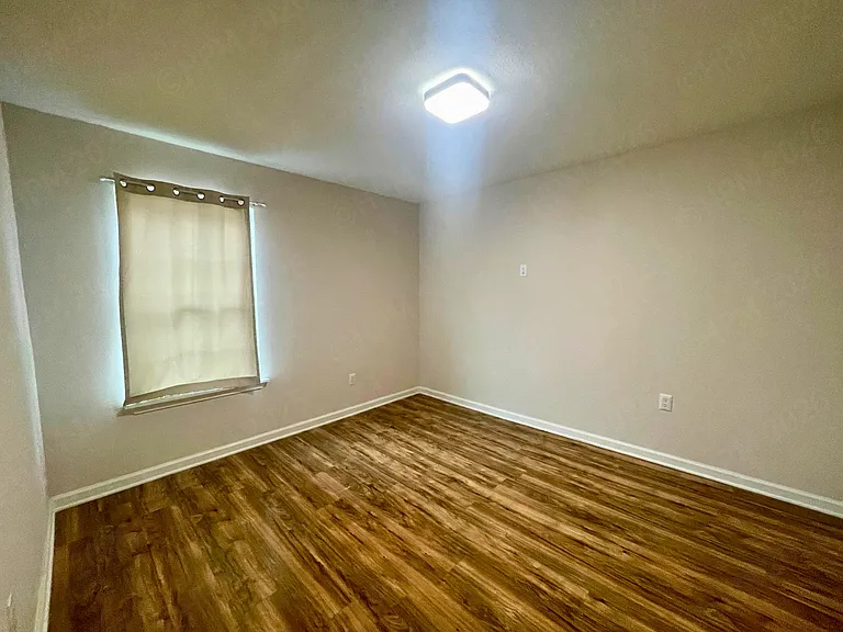 455 Lincolnshire Dr — Photo 8