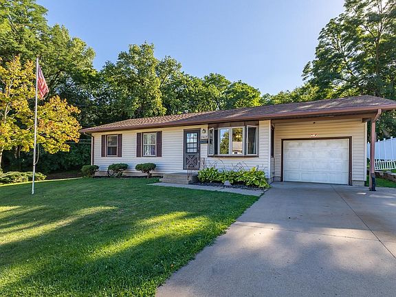 2nd image of 2405 Maryville Dr