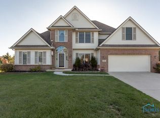 336 Twinbrook Dr, Perrysburg, OH 43551