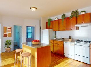 Woodlawn Court, Chicago, IL 60615