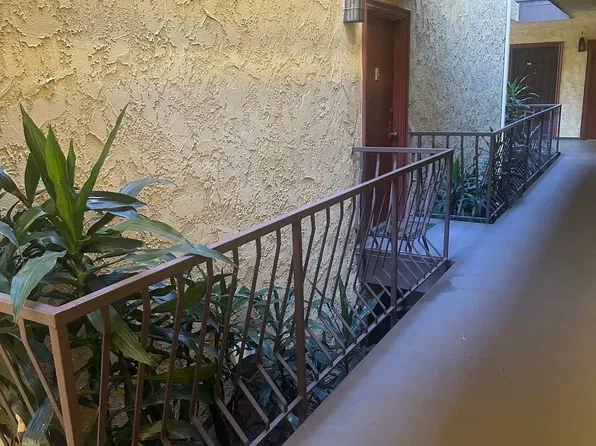 5600 Kensington Way Unit 207, Culver City, CA 90230