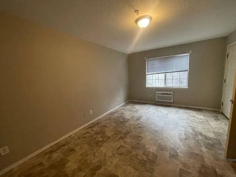 200 Golf View Dr #D-4 — Photo 1